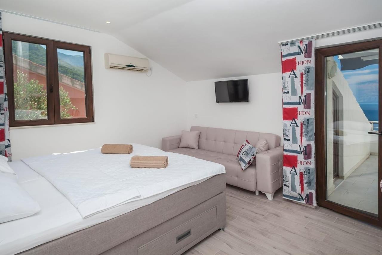 Villa Mona 2 Budva Room photo